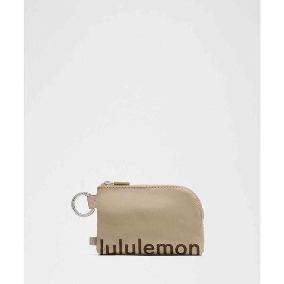 0106 NWT Lululemon Clippable Card Pouch in Raw Linen/Blk $34 - Picture 1 of 3